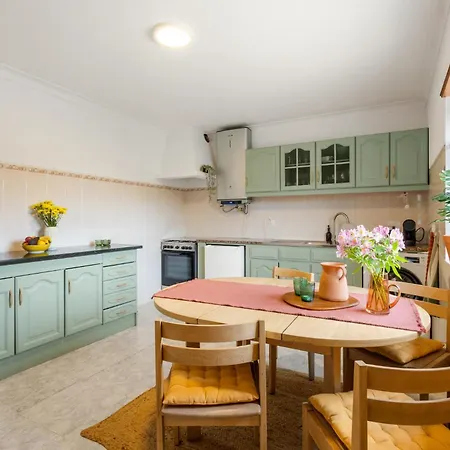 Casa Jasmin - Peaceful Retreat On Silver Coast Reguengo Grande